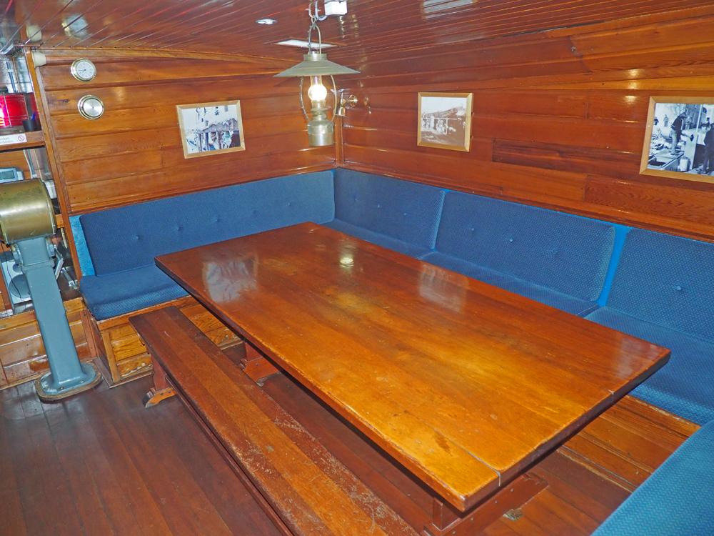 Cabin en avant, H&eacute;bergements